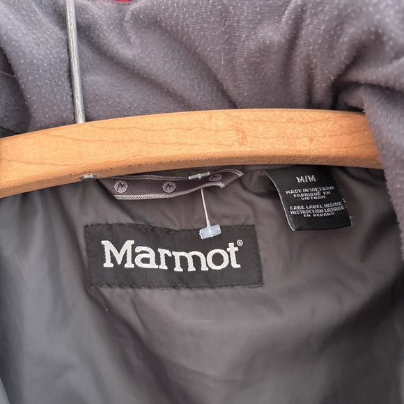 MARMOT VEST sleeveless puffer Medium red outdoors winter - Picture 3 of 6